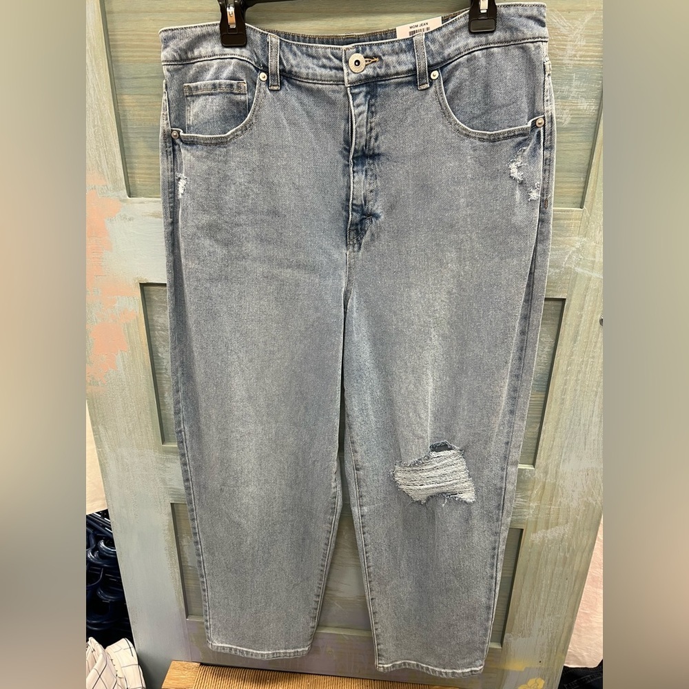 Style & Co High Rise Mom jeans light wash